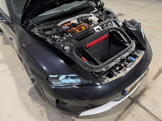 Porsche Taycan Cross Turismo 4 105kWh AWD 320kW Luchtvering Pano picture 25