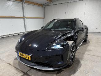 Porsche Taycan Cross Turismo 4 105kWh AWD 320kW Luchtvering Pano picture 10