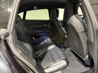 Porsche Taycan Cross Turismo 4 105kWh AWD 320kW Luchtvering Pano picture 44