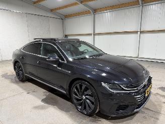 Volkswagen Arteon 2.0TSI 140kW Automaat Pano Business R picture 2