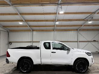 Unfall Kfz Van Toyota Hilux 2.4D-4D 110kW 4WD Cool Comfort 2023/5
