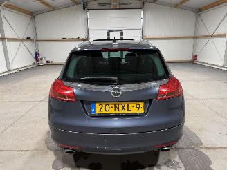 Opel Insignia ST 2.0T 162kW Cosmo 4X4 Pano picture 7