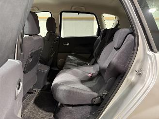 Renault Scenic 1.6-16V 83kW Privilege Comfort picture 18