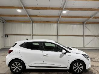 Damaged car Renault Clio 1.0TCe 67kW Equilibre 2022/11