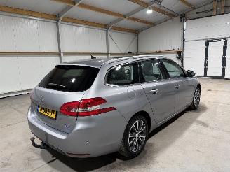 Peugeot 308 1.2PT 96kW Blue Lease Premium picture 4
