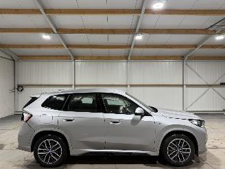 Damaged car BMW iX1 67kWh 225kW Xdrive AWD 2024/9