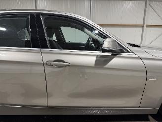 BMW 3-serie 320i 135kW Automaat Luxury Edition picture 13
