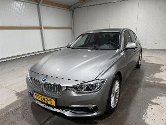 BMW 3-serie 320i 135kW Automaat Luxury Edition picture 10