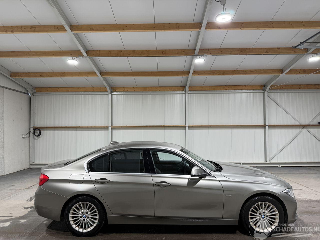 BMW 3-serie 320i 135kW Automaat Luxury Edition