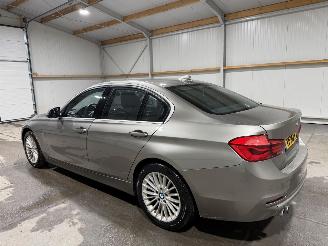 BMW 3-serie 320i 135kW Automaat Luxury Edition picture 11