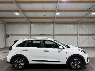 krockskadad bil auto Kia Niro 1.6GDI Hybrid 77kW Automaat DynamicLine 2021/4