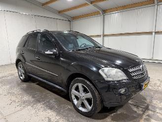 Mercedes M-klasse 320CDI 165kW Automaat Airco Luchtvering Navi AWD picture 2