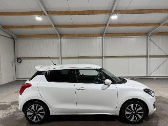 Vaurioauto  passenger cars Suzuki Swift 1.0 Smart Hybrid 82kW Airco Camera STIJL 2019/1