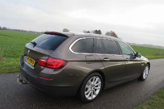 damaged passenger cars BMW 5-serie 520 D High Executive 184pk Automaat 240.000km schuifdak leer navie  vol optie 2012/4