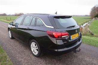 Opel Astra SPORTS TOURER+ 1.0 77kw 105pk  Business+  Euro 6 Navigatie Clima  2016 picture 2