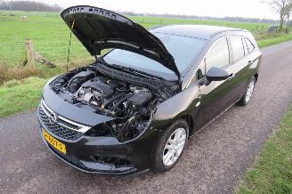 Opel Astra SPORTS TOURER+ 1.0 77kw 105pk  Business+  Euro 6 Navigatie Clima  2016 picture 12