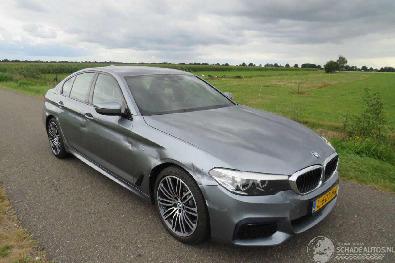BMW 5-serie 520D Automaat 190pk High Executive M Pakett 87.000km  2019 vol optie