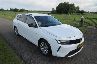 Voiture accidenté Opel Astra SPORTS TOURER 1.2 Turbo Edition 110pk 2025  27.000km nap Camera Navi Stoelverwarming vol optie 2025/2