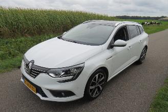 škoda osobní automobily Renault Mégane 1.3 116pk  TCe Bose Navigatie Sport stoelen  186.000km nap Leer Sport [  2020 2020/3