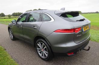 škoda osobní automobily Jaguar F-Pace 2.0D 180pk Automaat Portofolio 4 AWD Panoramadak  [ splinter nieuwe Motor bij 137.000 km SUV 2016/7