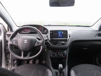 Peugeot 208 1.2 VTI 82PK  126.000km Nap 5Drs Airco  2013 picture 19