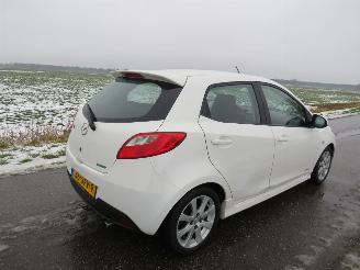 Mazda 2 1.3  GT M Line Benzine/ Lpg  2011-09  Parkeerschade picture 2