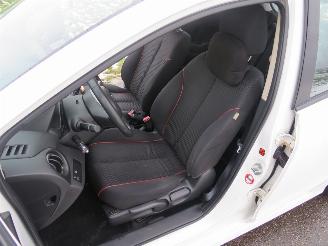 Mazda 2 1.3  GT M Line Benzine/ Lpg  2011-09  Parkeerschade picture 18