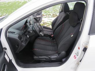 Mazda 2 1.3  GT M Line Benzine/ Lpg  2011-09  Parkeerschade picture 11