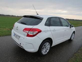 Schadeauto Citroën C4 1.2 5drs 96kw 5drs 160.000 km  camera sportstoelen navigatie 2014-06 [ nieuwstaat 2014/6