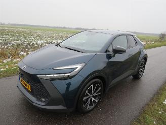 Toyota C-HR 1.8 Automaat Hybride Benzine Elektrische 17.000km 2024 Camera stoelverwaming navigatie picture 2