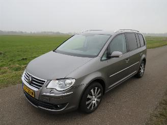krockskadad bil auto Volkswagen Touran 1.4 TSi  170pk Automaat 7 persoons  Highline Business sport  mpv 2008/11
