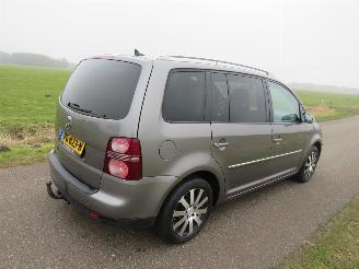 Unfallwagen Volkswagen Touran 1.4 TSi  170pk Automaat 7 persoons  Highline Business sport  mpv 2008/11