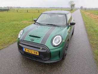 Mini Electric Mini Electric SE  49.000km nap Automaat camera navigatie leer stoelverwarming  2021 picture 2