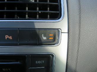 Volkswagen Polo 1.0 Edition R  179.000km 5Drs 2016 stoelverwarming airco clima   topstaat picture 4