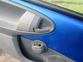 Toyota Aygo 1.0 12v 5Drs 135.000km  NAP Airco Dynamic Blue 2010 [ eerste eigenaar picture 12