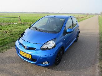 Toyota Aygo 1.0 12v 5Drs 135.000km  NAP Airco Dynamic Blue 2010 [ eerste eigenaar picture 14
