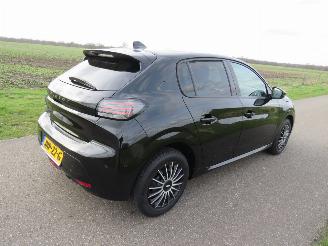 Peugeot 208 1.2 Pure Tech 100 Allure  3.000km  splinter nieuw  5drs Camera Leer Sport stoelen 2025 picture 2