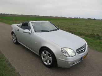 Voiture accidenté Mercedes SLK 200 SLK Cabrio  232.000km Nap  topstaat  parkeerschade 2000/4