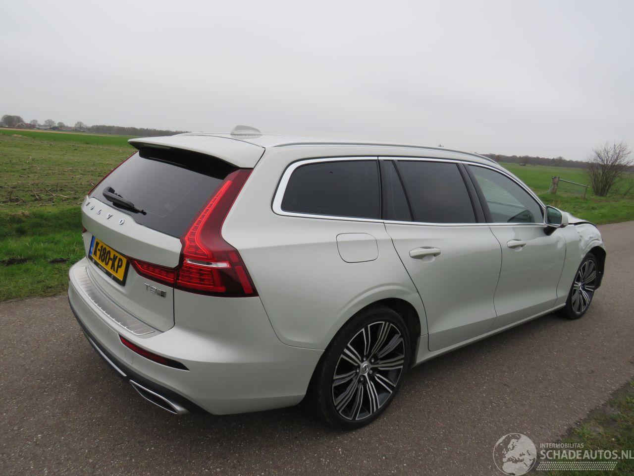 Volvo V-60 Volvo V60 2.0 T8  330pk Aut Twin Engine 4 AWD R-Desig Elektrisch Benzine 2020