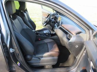 Toyota CH-R 1.8 Aut Hybride Premium  Electrische / Benzine  2017 Leer Camera .Navigatie picture 7