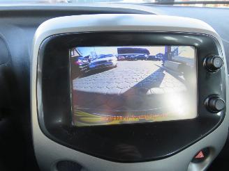 Toyota Aygo 1.0 VVT-I X Play  Airco navigatie achter uit camera 2015 picture 3