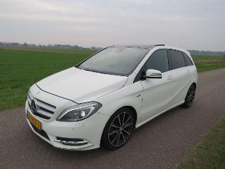 Mercedes B-klasse 1.8 122pk  Avangarde Euro 6 159.000km Orgineel  mpv Leer Navigatie Stoelverwarming picture 16