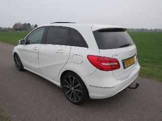 Mercedes B-klasse 1.8 122pk  Avangarde Euro 6 159.000km Orgineel  mpv Leer Navigatie Stoelverwarming picture 9