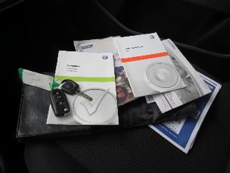 Volkswagen Up! 1.0 Take up  5drs 60pk Airco  parkeerschade bumper 2015 Euro 6 picture 11