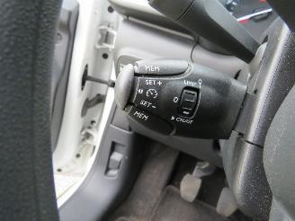 Citroën C3 1.2 Pure Tech 83pk 5drs Airco 2019  Navigatie picture 6