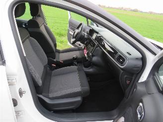 Citroën C3 1.2 Pure Tech 83pk 5drs Airco 2019  Navigatie picture 4