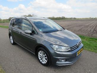 Volkswagen Touran 1.4 TSi  150pk 7 PERSOONS Camera Navigatie  2016  140.000km stoelverwarming picture 2