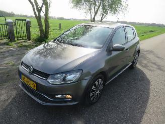 Schadeauto Volkswagen Polo 1.2 TSi 90pk 5drs Navigatie Aircoclimaat 2017 2017/5