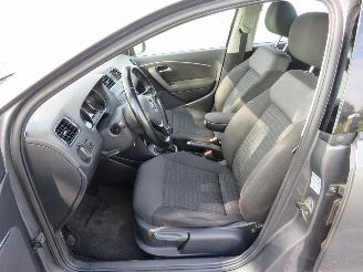 Volkswagen Polo 1.2 TSi 90pk 5drs Navigatie Aircoclimaat 2017 picture 6