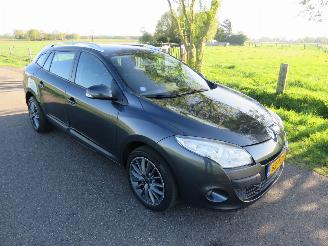 Renault Mégane 1.6 102pk Expression Navigatie Airco  parkeerschade picture 1